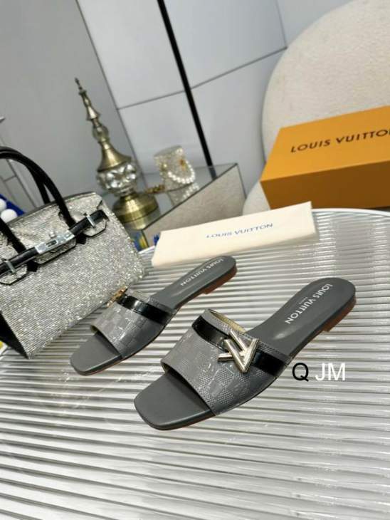 Picture of Louis Vuitton Slippers _SKULVsz35-40JM0111459